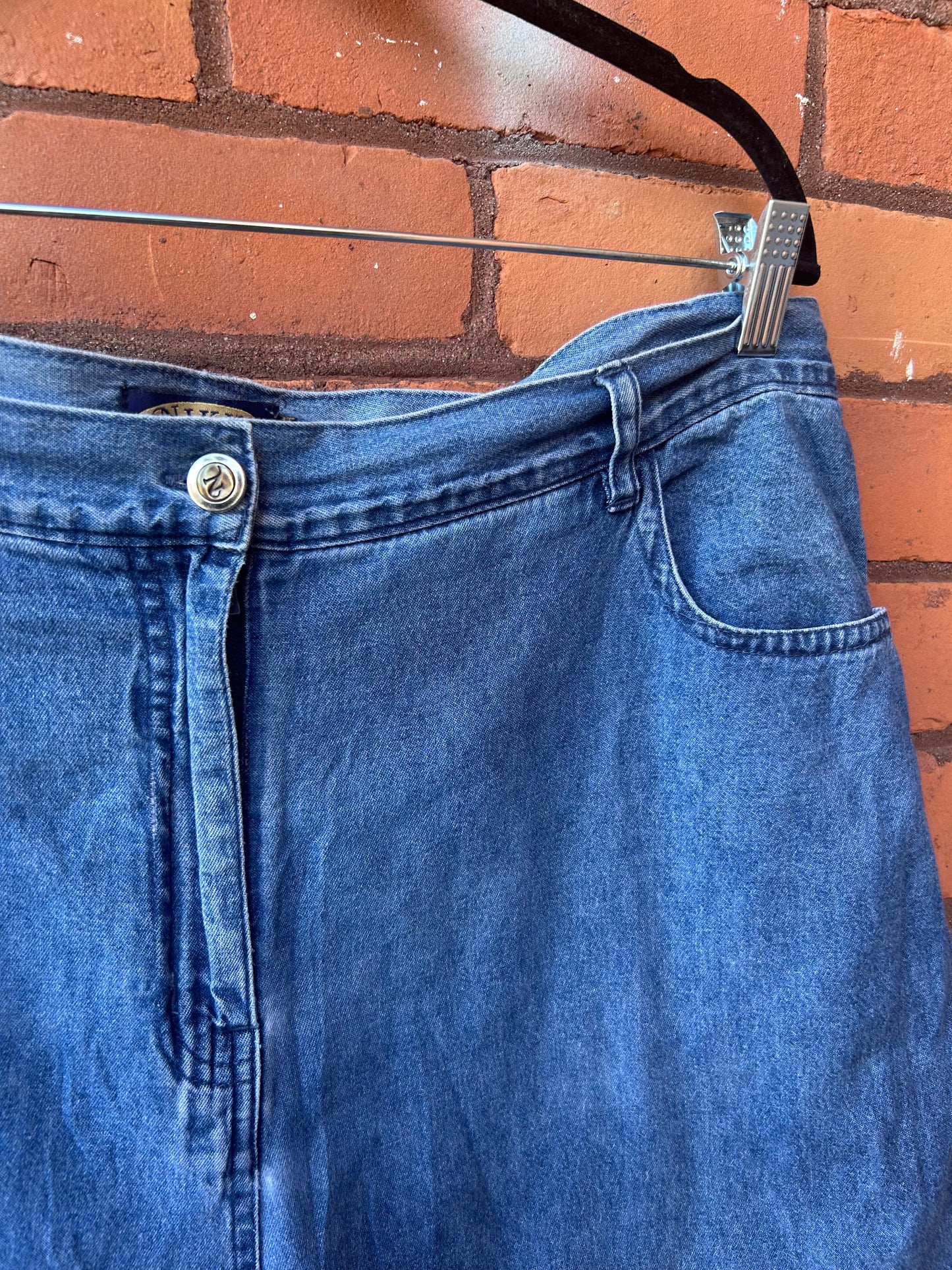 90’s Vintage Sunflower Denim Shorts / 36 Waist