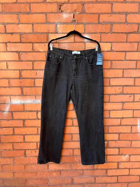 90’s Vintage Black Straight Leg Jeans / 34 Waist