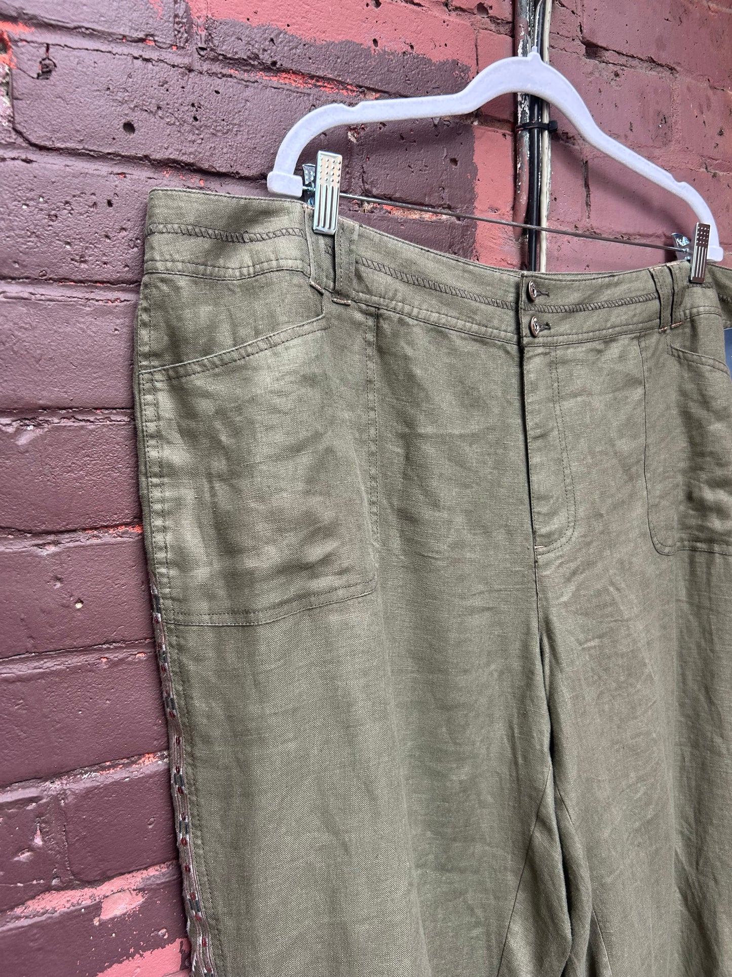 Y2K Vintage Green Linen Embroidered Capris / 44 Waist