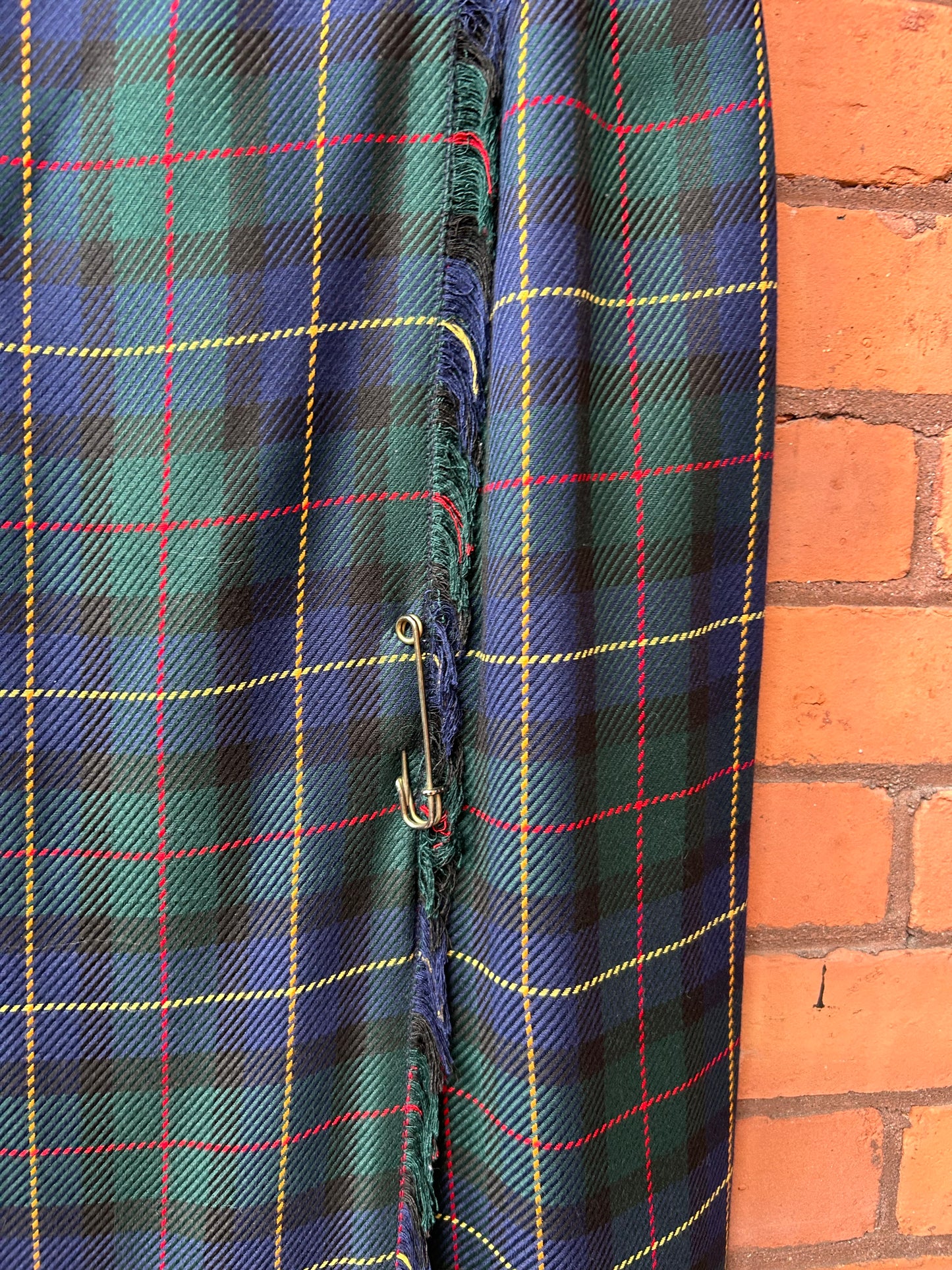 90’s Vintage Green & Navy Plaid Wrap Skirt / 34 Waist