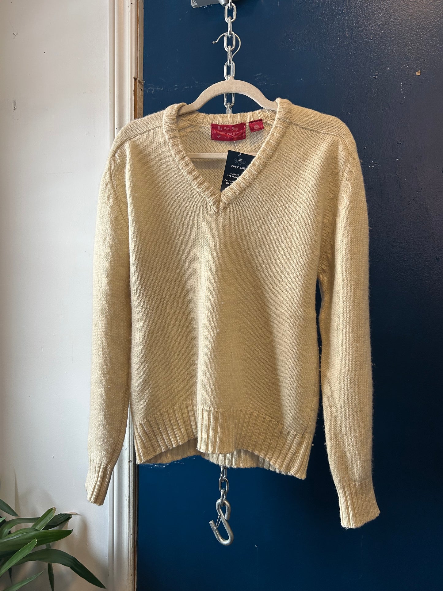 90’s Vintage Cream Wool V-Neck Knit Sweater / Size M-L