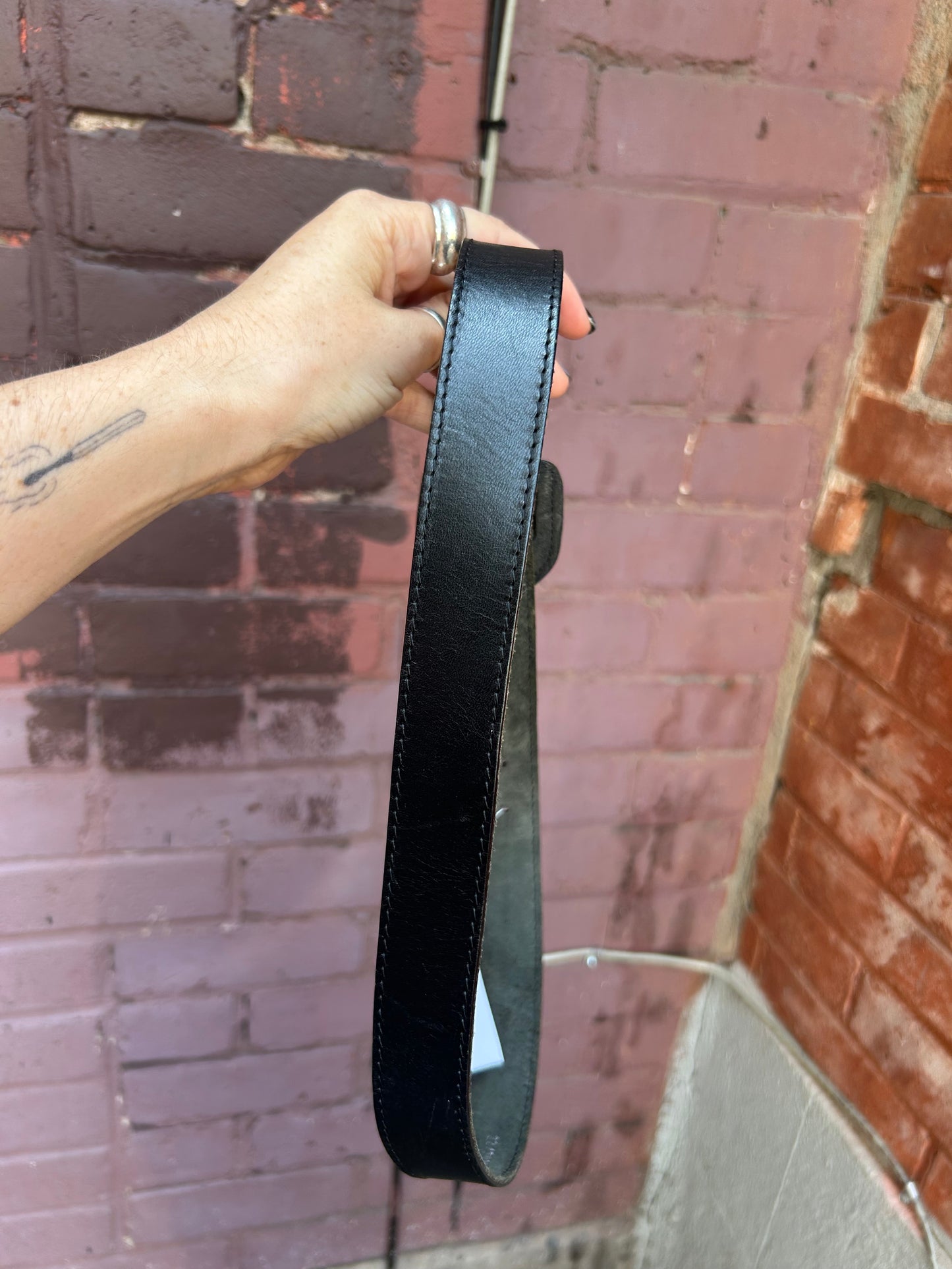 90's Vintage Black Leather & Gold Belt / Size XS
