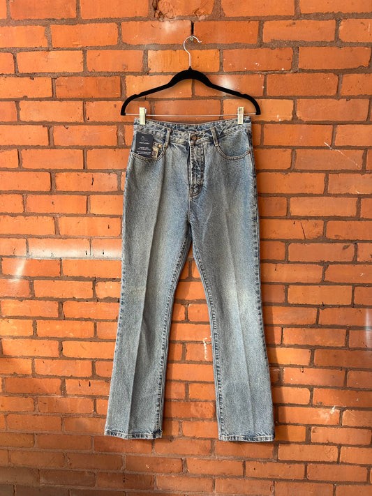 90’s Vintage Light Wash Flare Jeans / 28 Waist