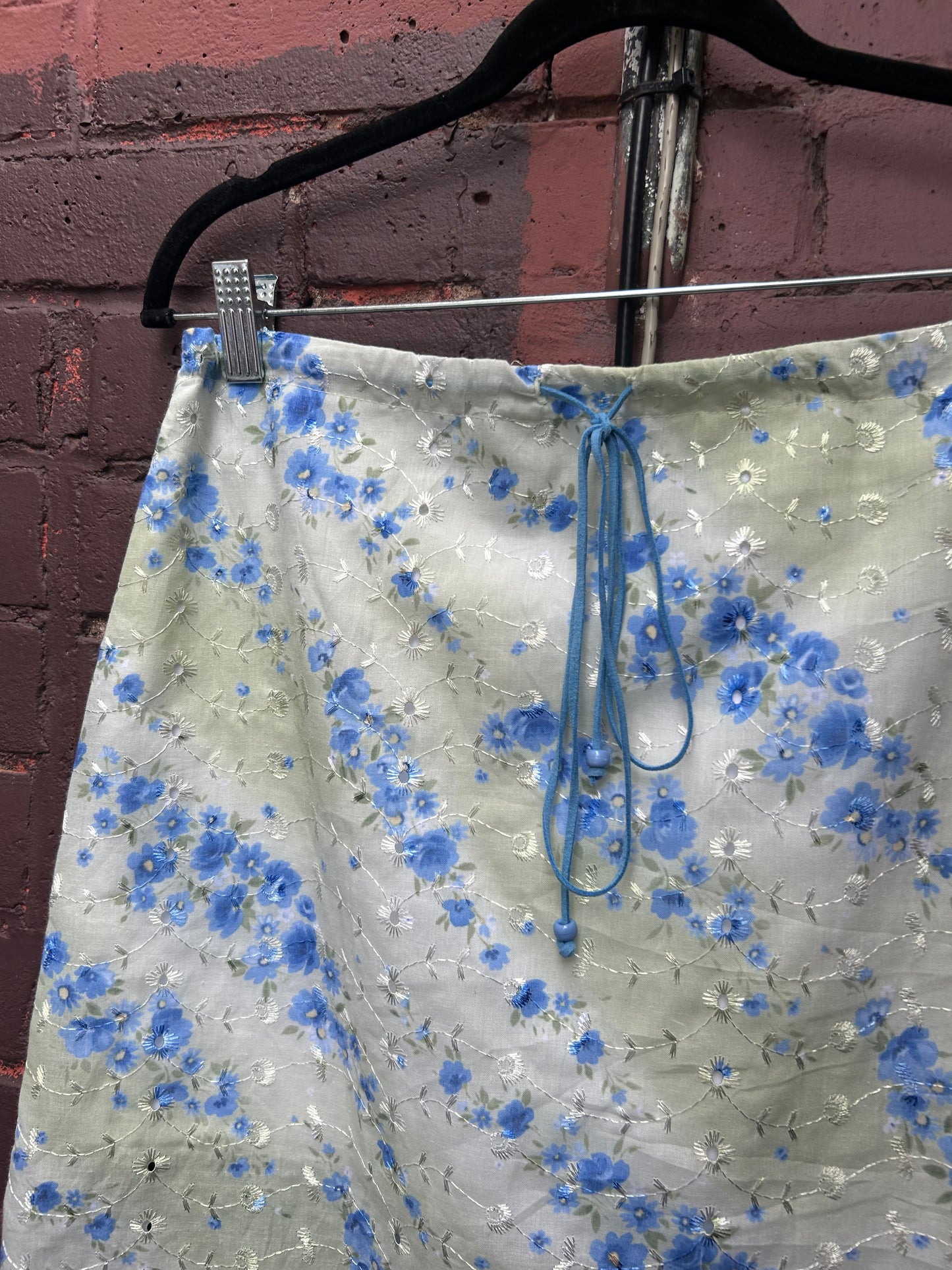 90's Vintage Green & Blue Floral Eyelet Midi Skirt / 30 Waist