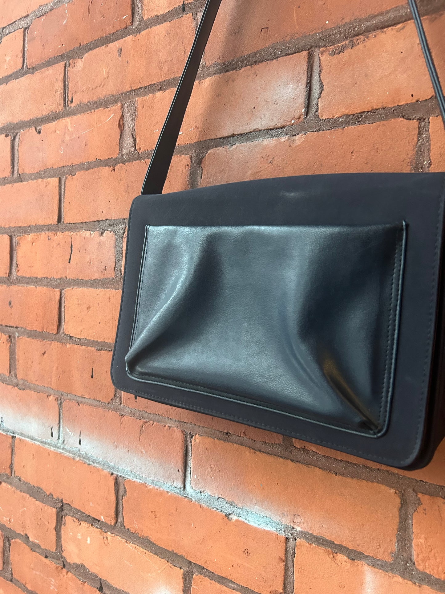90’s Vintage Navy Nylon & Leather Shoulder Purse