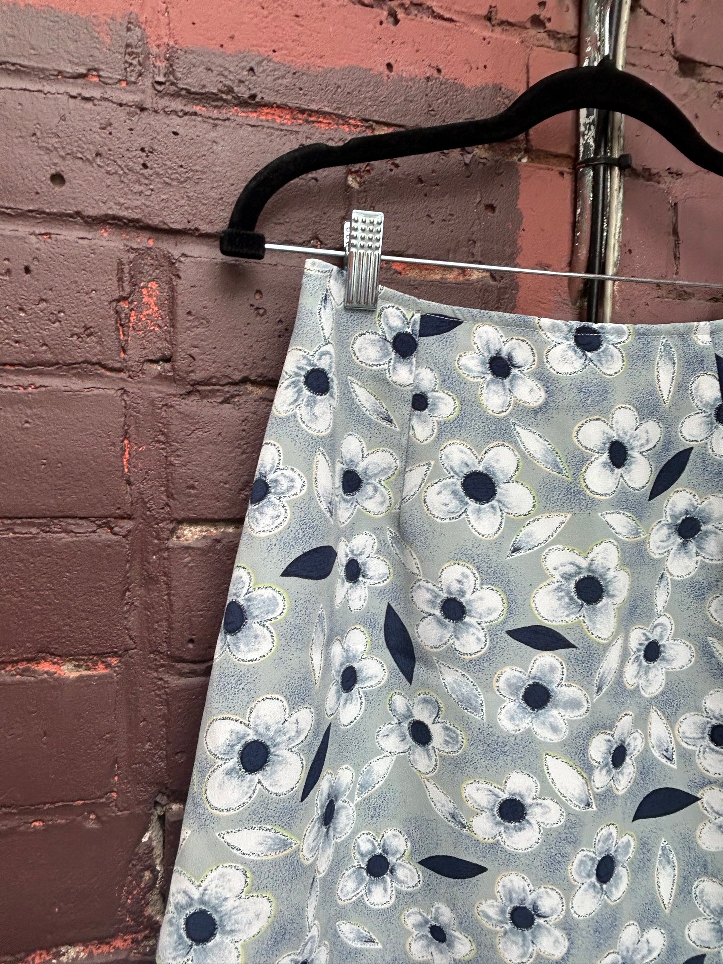 90’s Vintage Blue Flower Mini Skirt / 24 Waist