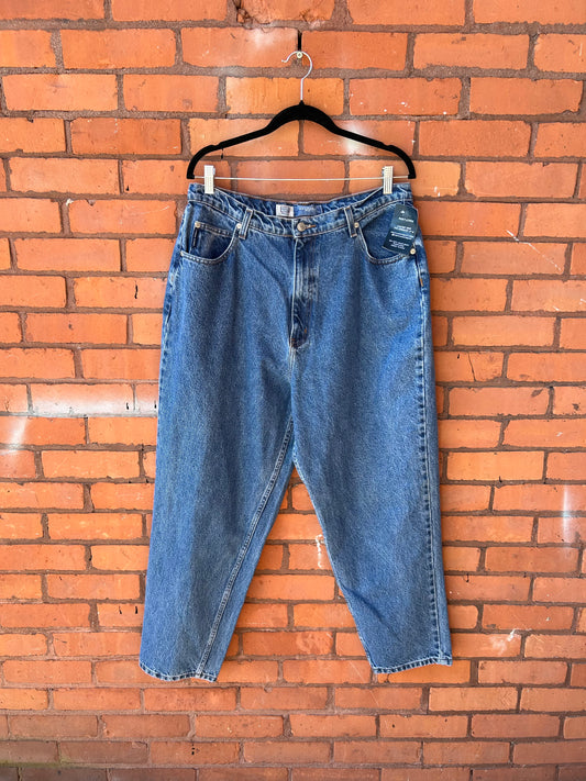 90’s Vintage Faded Blue High Waist Jeans / 34 Waist