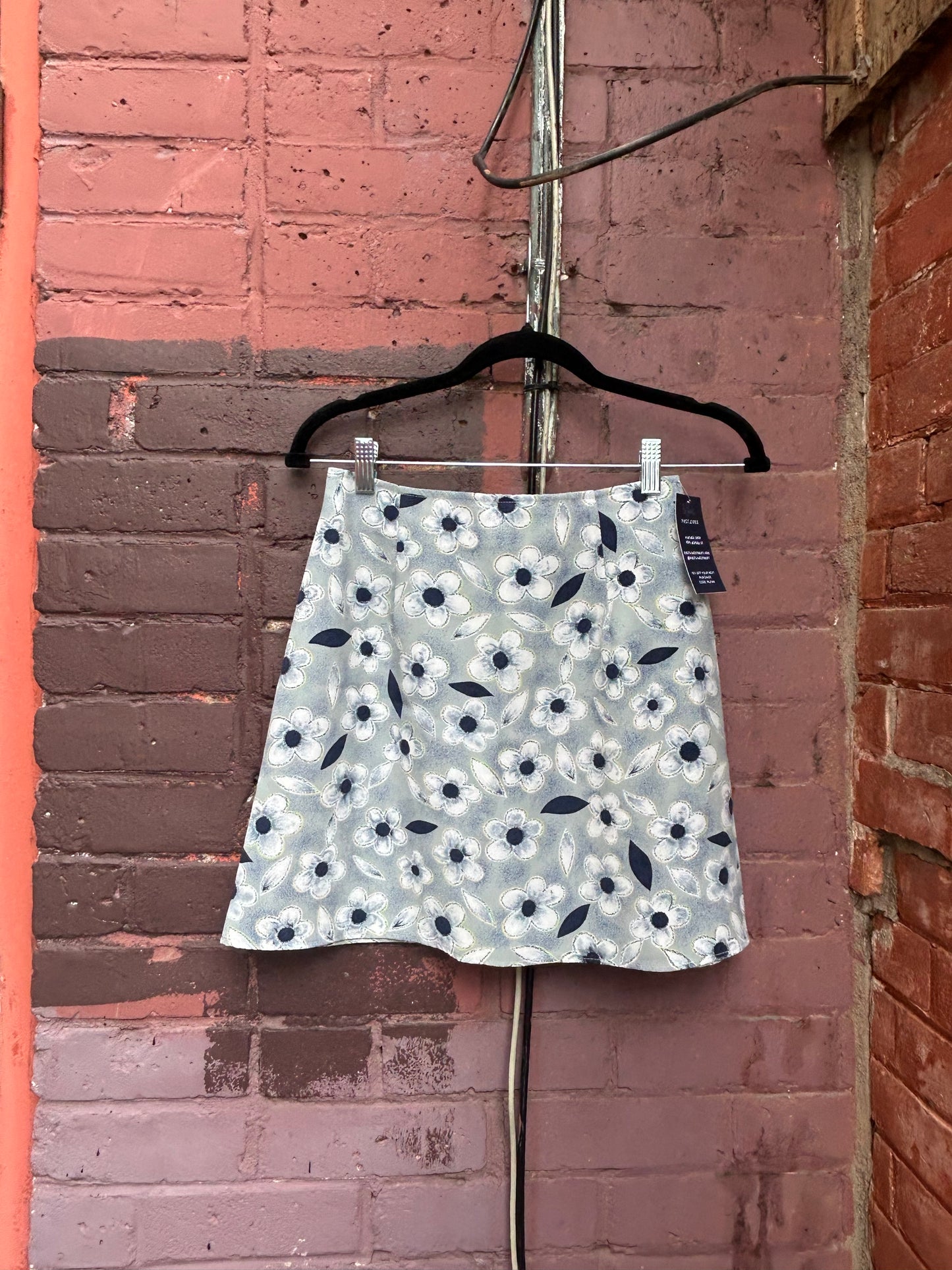 90’s Vintage Blue Flower Mini Skirt / 24 Waist