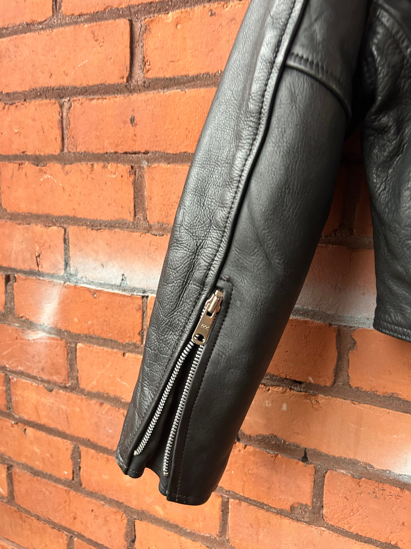 90’s Vintage Cropped Black Leather Moto Jacket / Size S