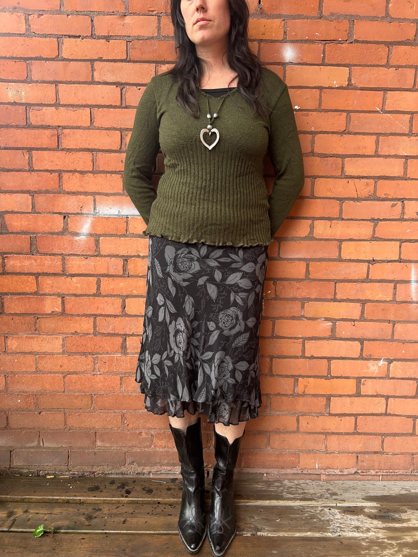 90’s Vintage Green Heart Pendant Fitted Sweater / Size M