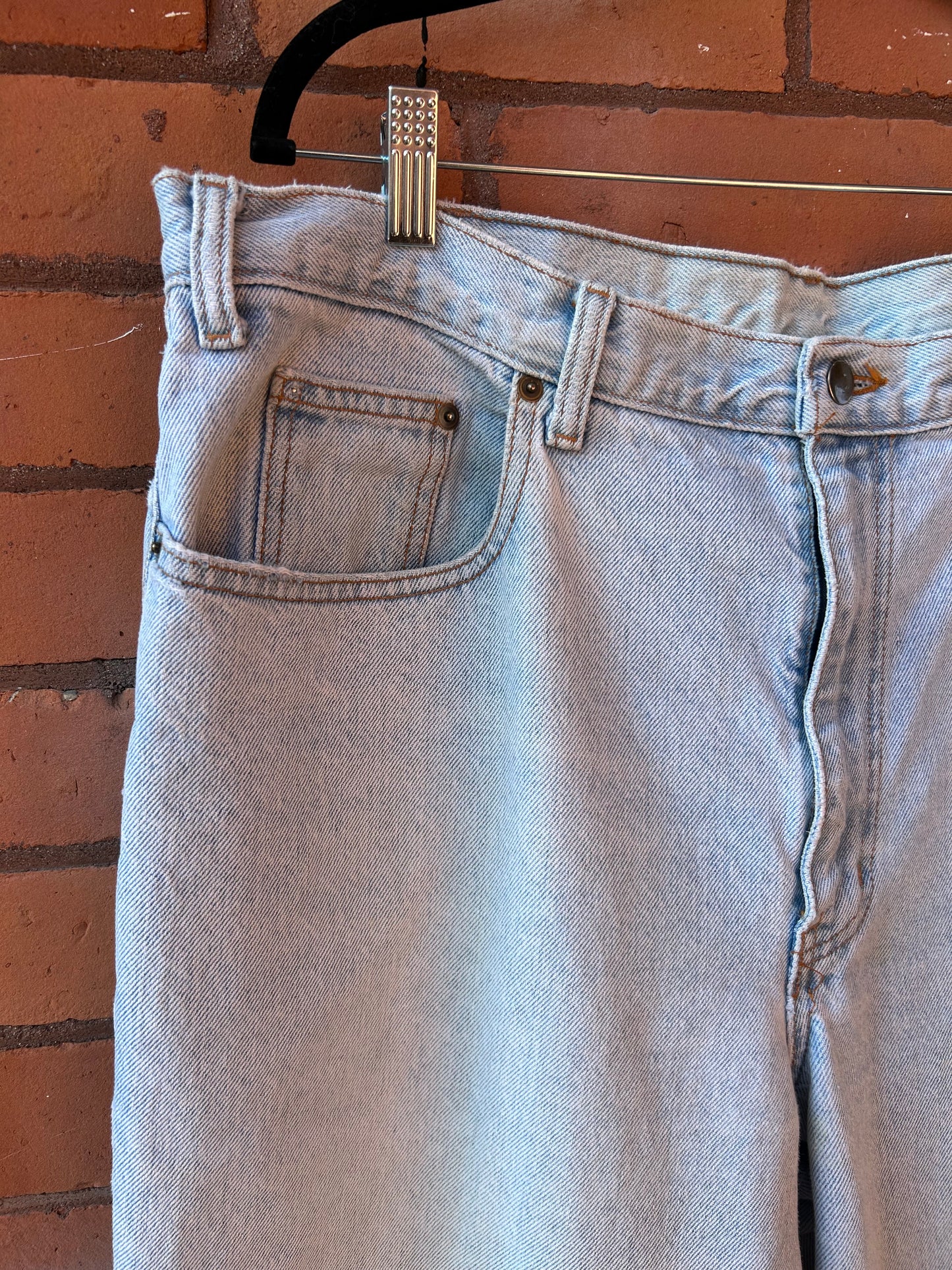 90’s Vintage Light Wash Straight Leg Jeans / 40 Waist