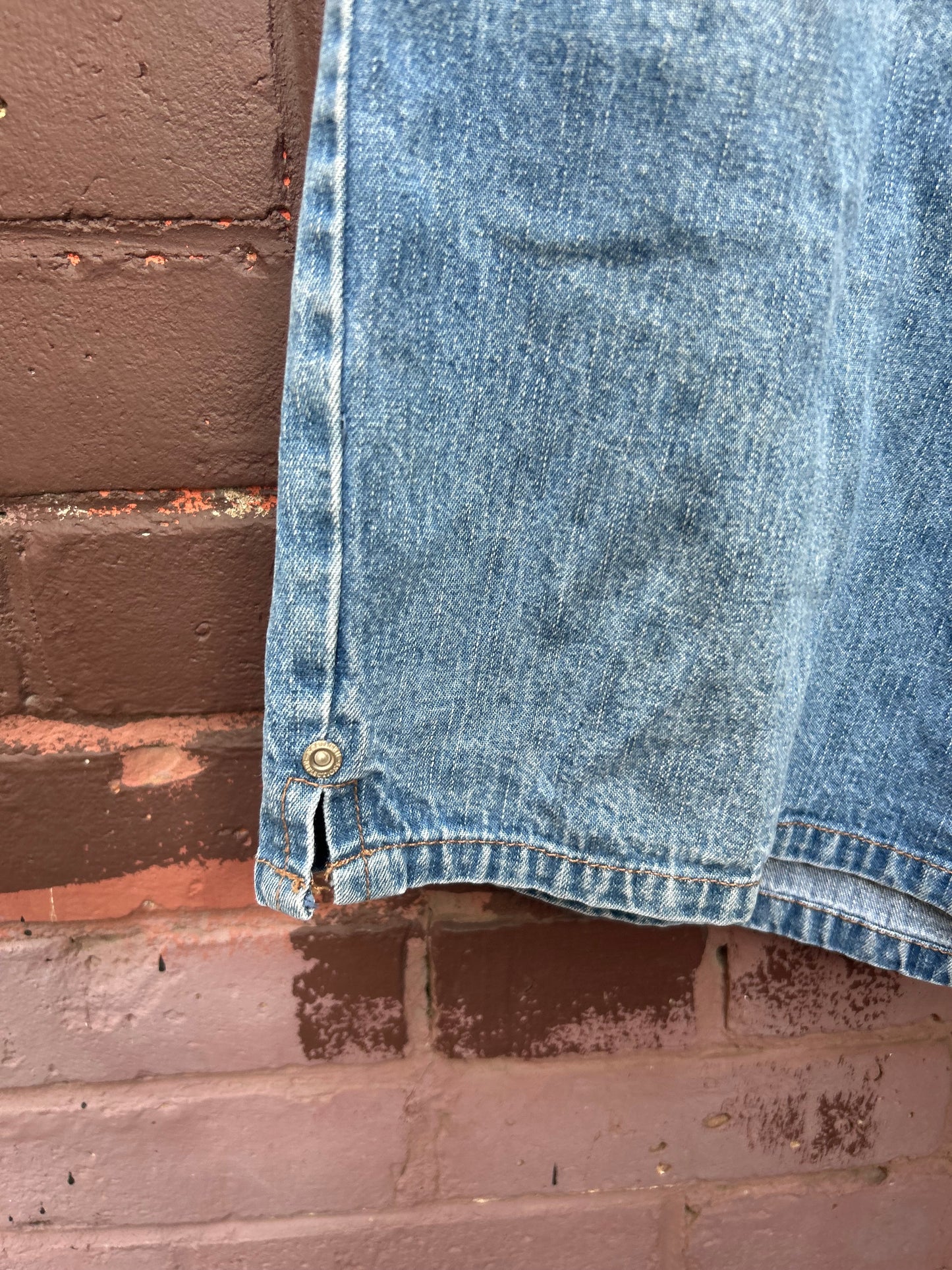 90's Vintage Classic Mid Length Denim Shorts / 32 Waist