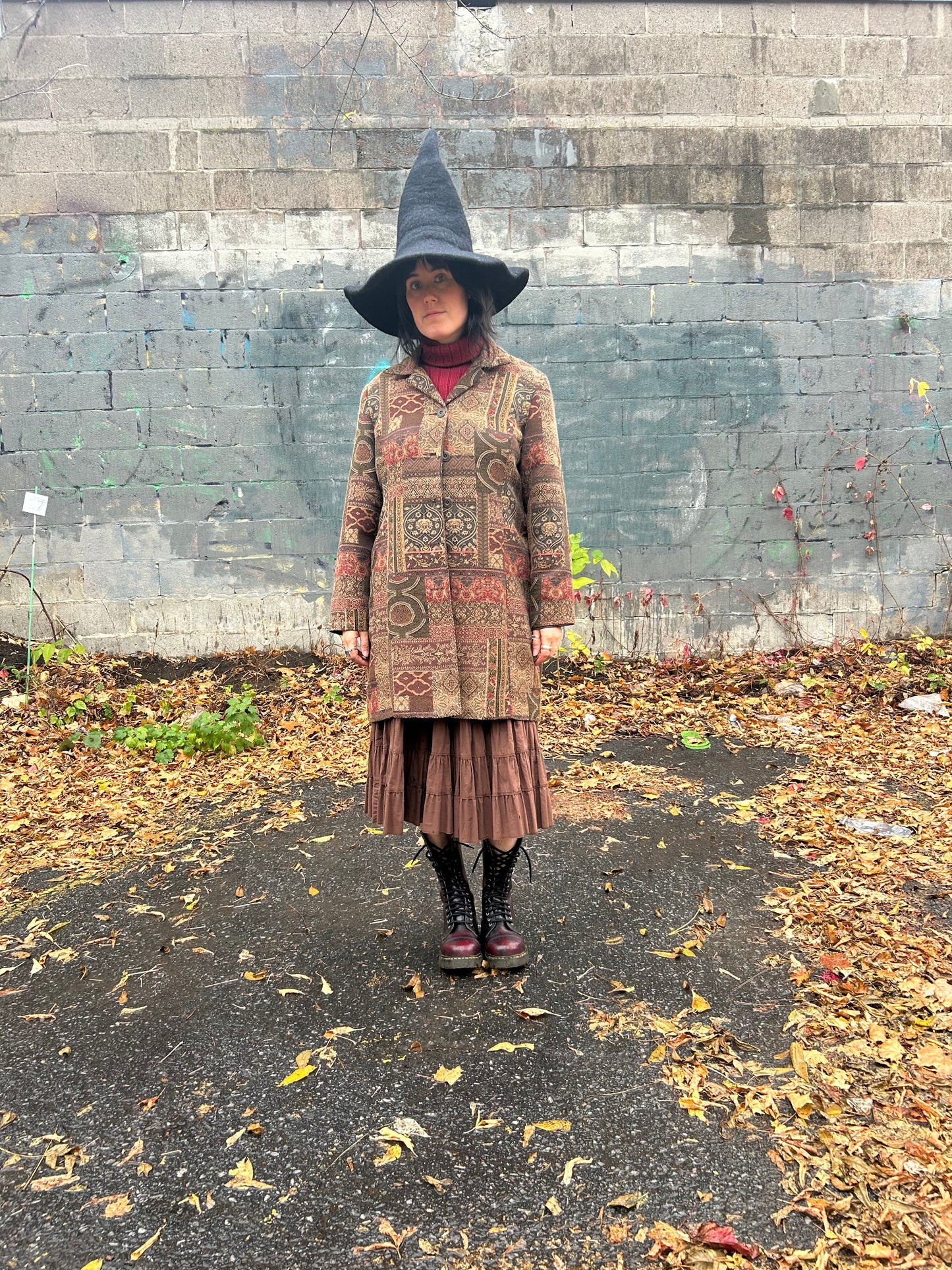 90’s Vintage Brown & Red Tapestry Jacket / Size XL
