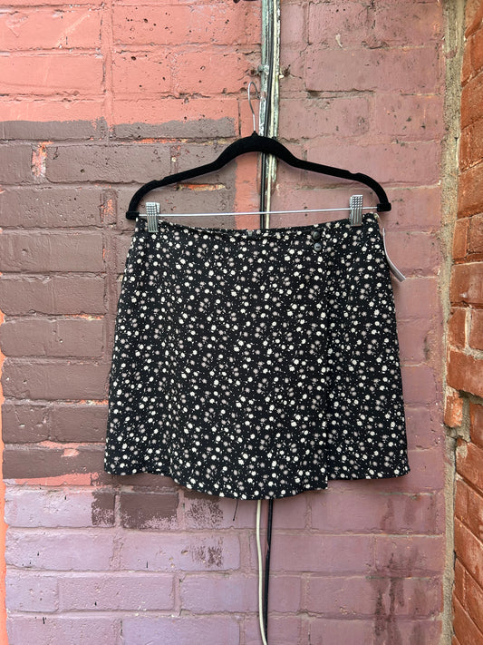 90's Vintage Black & Neutral Floral Wrap Skort / 32 Waist